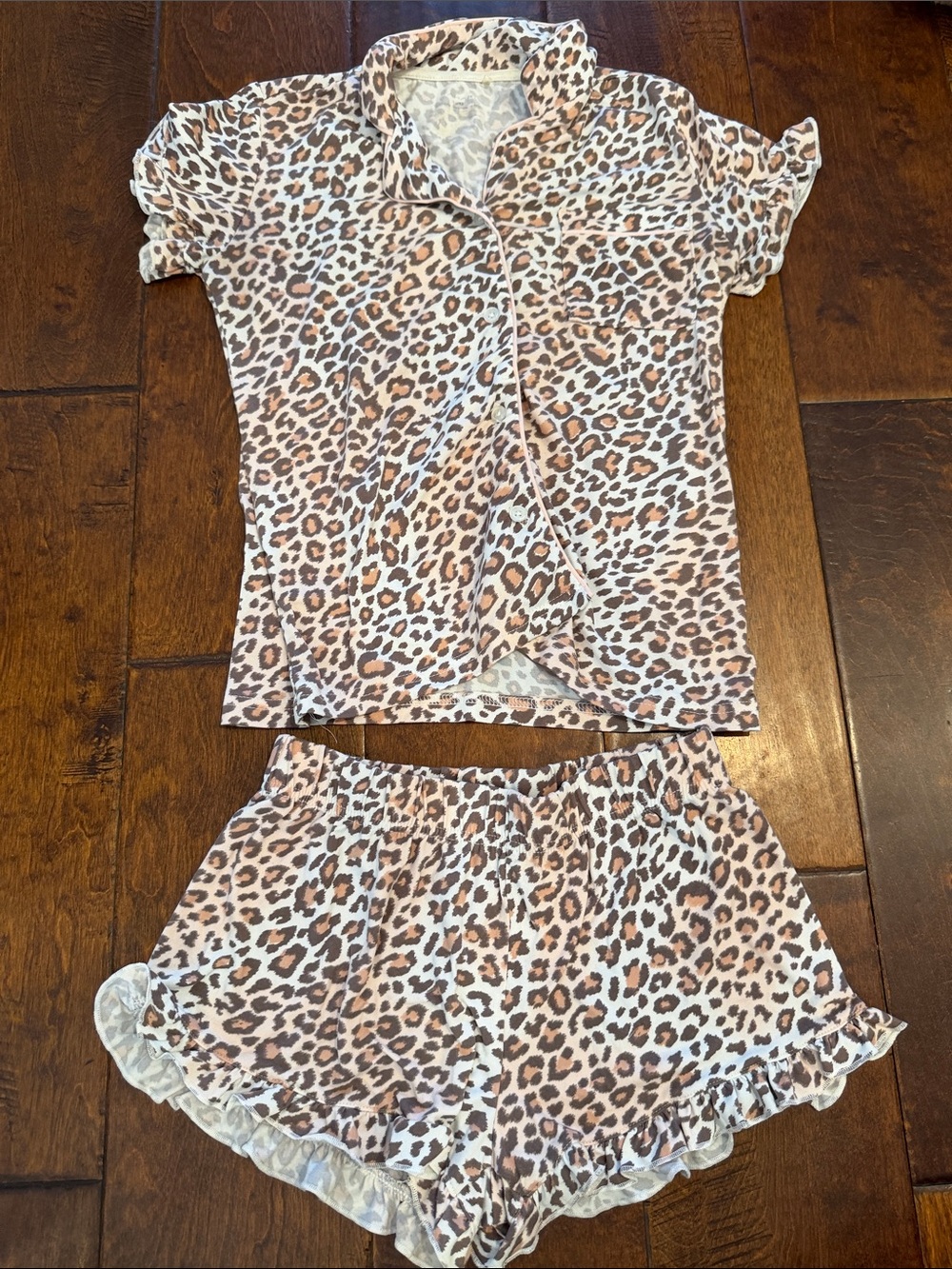 Tahari Girls Leopard Short Pajama Set